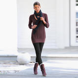  ... et avec des bottes et une &eacute;charpe par exemple, elle devient une tenue de ville d&eacute;tendue.