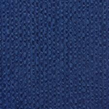 Chemise en jean et seersucker Oliver Spencer      Gros plan sur un tissu Seersucker bleu marine.