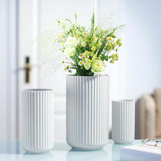Vase en porcelaine Lyngby L’icône du design danois en porcelaine fine au superbe motif rainuré tiré à la main.