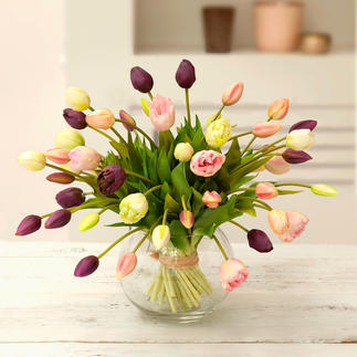 Bouquet de tulipes Un superbe bouquet de tulipes, parfaitement imitées, comme fraichement cueillies.