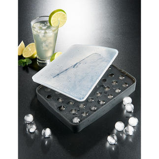 Bac à billes de glaçons Des perles de glace étincelantes faciles à réaliser, préparées dans un moule flexible en silicone platine.