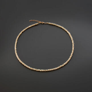 Collier avec des pierres Salt & Pepper mélangées.