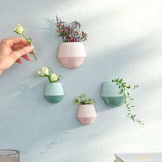 Mini-vase mural Décorés de fleurs ou de plantes, ils embelliront vos murs dénudés. Toujours une pièce unique.
