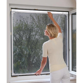 Moustiquaire télescopique Une nouveauté mondiale brevetée : la moustiquaire télescopique sʼadapte flexiblement à la taille de votre fenêtre.