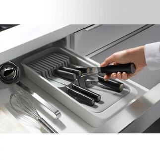 Organisateur de couteaux compact avec différents couteaux de cuisine.