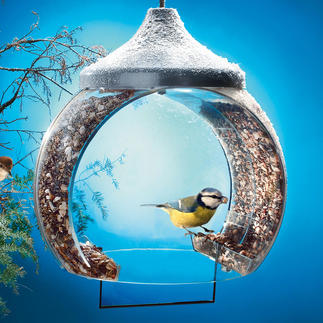 La mangeoire à oiseaux "cloche" Cette construction innovatrice éloigne les hôtes indésirables tels que les pigeons ou les chats.