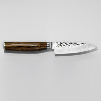 Couteaux Shun Premier « Tim Mälzer » La nouvelle ligne de couteaux à lame damassée du fabricant japonais de tradition KAI.