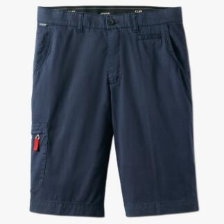 Bermudas bleu marine avec poches et zip rouge, idéales pour l'été.