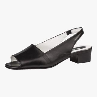 Sandale noire Mario Arpili taille 36 avec un talon en bois de hauteur moyenne.