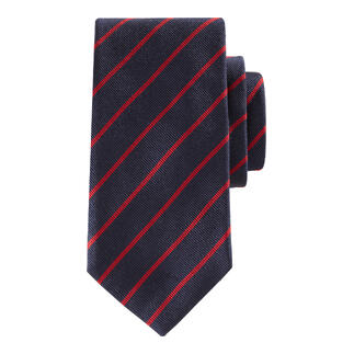 Cravate en soie Ascot bleu marine avec des rayures rouges sur fond blanc.