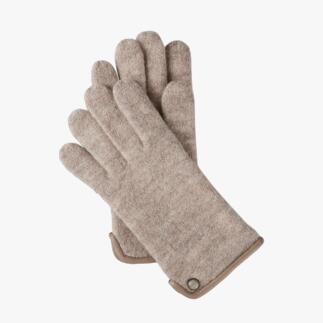 Gants de marche beiges en tissu léger sur fond clair.