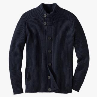 Cardigan Raglan Fisherman bleu foncé avec boutons et deux poches.