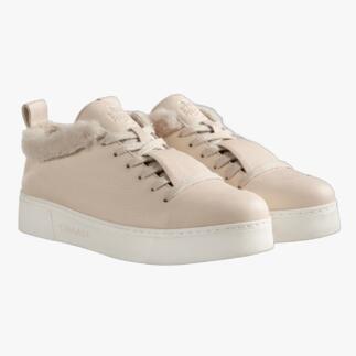 Sneaker en peau de mouton beige de Chaaya, à lacets et doublure douce, taille 36