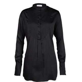 Vue avant d'une tunique plastron noire avec détails de boutons