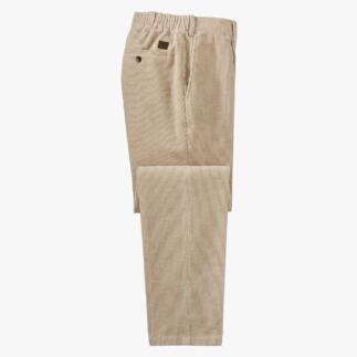 Pantalons en velours côtelé beige, pliés, bien visibles.