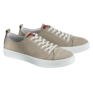 Baskets en nubuck lavables en crème avec semelle claire, vues sous deux angles.