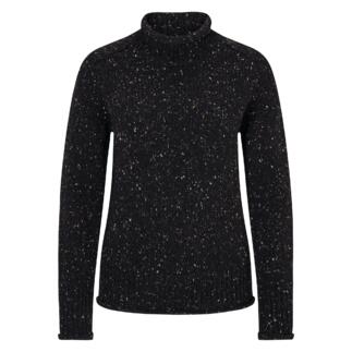 Pull noir avec col montant sur fond blanc.