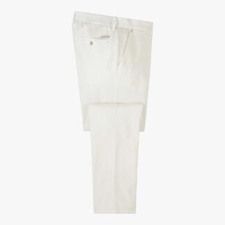 Chino clair en écru avec étiquette latérale.