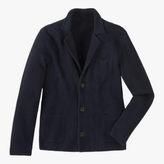 Blazer en tricot côtelé Pima bleu foncé sur fond blanc.