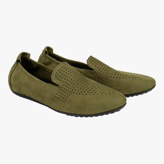 Mocassins d'été arche en vert olive, vue paire avec design perforé