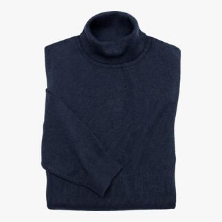 Ragman pull fin en bleu marine, plié.