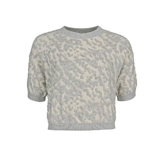 Twinset court gris en jacquard 3D à manches courtes.