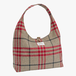 Vue de face du sac Tartan avec étiquette, motif écossais rouge et blanc