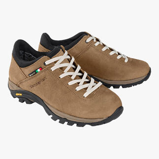 Paire de sneakers Zamberlan Commute GTX en marron clair, sur fond blanc.