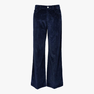 Pantalon large en velours côtelé navy sur fond blanc