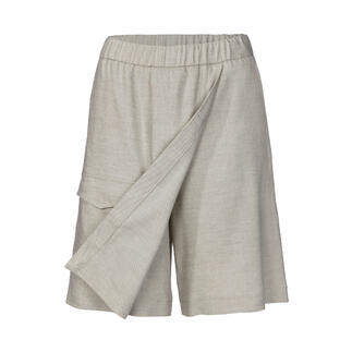 Bermuda cargo beige en lin avec devant drapé