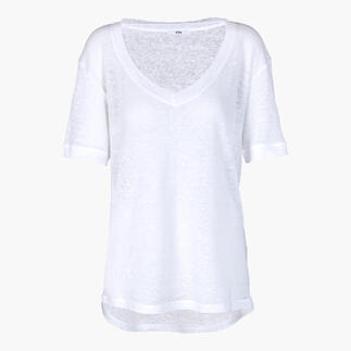 T-shirt blanc en lin de luxe avec décolleté en V sur fond blanc.