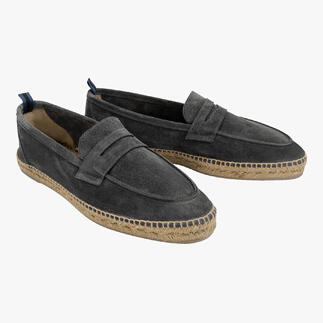 Deux mocassins d'été gris avec semelle tissée