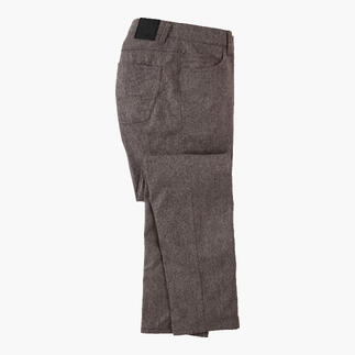Pantalon five-pocket en cachemire taupe, vue latérale.