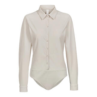 Body blouse beige à manches longues et boutons.