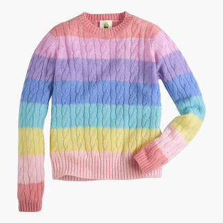 Pull rayé en couleurs pastel, sur fond blanc.