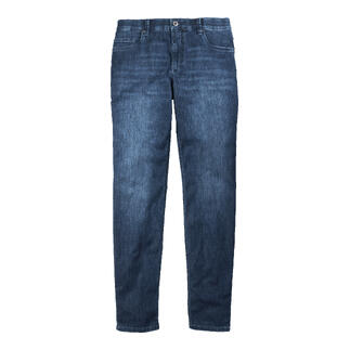 Jeans d'été indigo à coupe droite sur fond blanc.