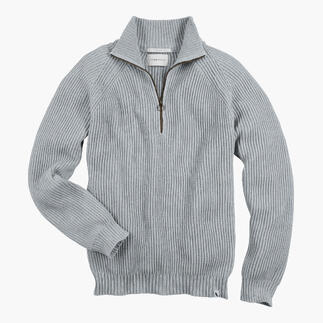 Pull côtelé gris clair avec fermeture éclair, vu de face.