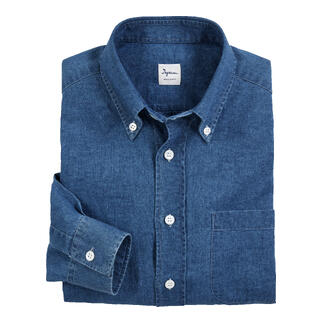 Chemise en lin-denim bleue, soigneusement pliée