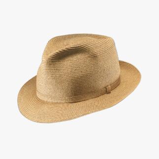 Chapeau fedora beige sur fond blanc.