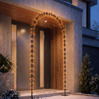 Arc lumineux au dessus d'une porte moderne