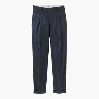 Pantalon bleu marine à rayures avec coupe droite