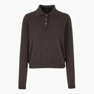 Polo en cachemire pour femmes en brun avec boutons et manches longues.