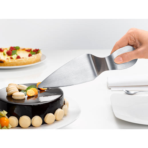 Pas seulement pour le service : avec bord denté pour trancher un gâteau, une tarte, une quiche, une pizza … Pas seulement pour le service : avec bord denté pour trancher un gâteau, une tarte, une quiche, une pizza …