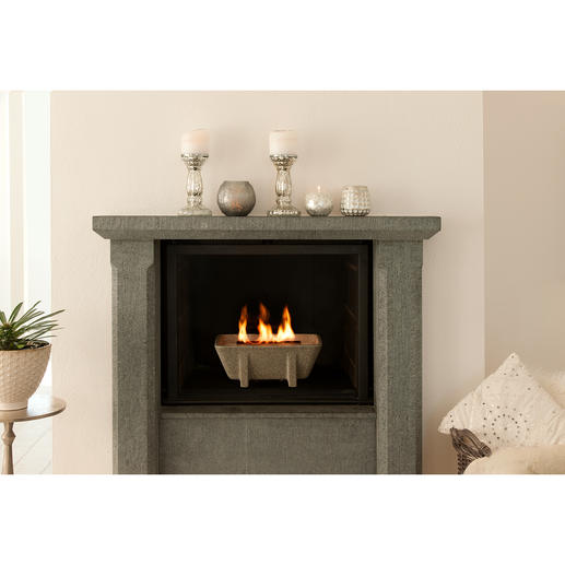 Pas de cendre, pas de suie et pourtant, un foyer à l’ambiance chaleureuse, avec le Schmelzfeuer® XL. Pas de cendre, pas de suie et pourtant, un foyer à l’ambiance chaleureuse, avec le Schmelzfeuer® XL.