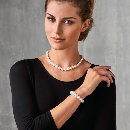 Collier à 1 rang plus bracelet. Collier à 1 rang plus bracelet.