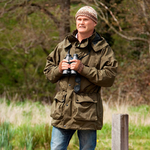 Simon King – spécialiste de la nature britannique (*1962), cinéaste animalier, photographe et présentateur. Il a été décoré de l’Ordre de l‘Empire Britannique en 2009 pour son travail en faveur de la protection de la nature. Simon King – spécialiste de la nature britannique (*1962), cinéaste animalier, photographe et présentateur. Il a été décoré de l’Ordre de l‘Empire Britannique en 2009 pour son travail en faveur de la protection de la nature.