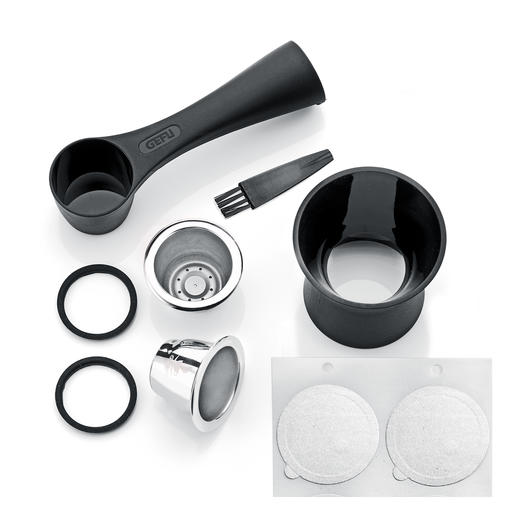 Le set de 8 pièces contient 2 capsules en acier inoxydable, une cuillière doseuse à café avec tamper, 80 opercules autocollantes, 2 bagues d’étanchéité de rechange, une petite brosse de nettoyage. Le set de 8 pièces contient 2 capsules en acier inoxydable, une cuillière doseuse à café avec tamper, 80 opercules autocollantes, 2 bagues d’étanchéité de rechange, une petite brosse de nettoyage.
