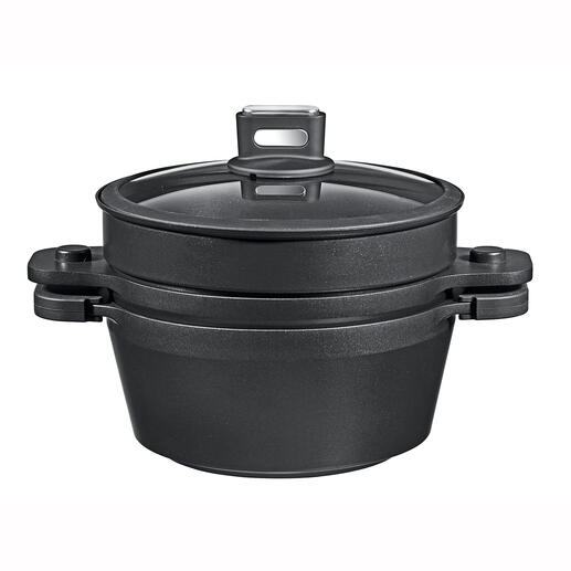 Casserole, poêle à frire et cuiseur vapeur en un seul objet : casserole de 5,5 l avec couvercle en fonte dʼaluminium inversé plus accessoire perforé et couvercle en verre. Casserole, poêle à frire et cuiseur vapeur en un seul objet : casserole de 5,5 l avec couvercle en fonte dʼaluminium inversé plus accessoire perforé et couvercle en verre.