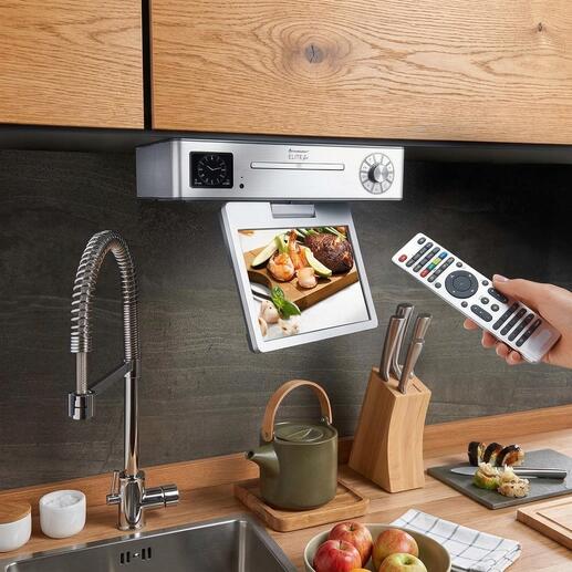 Centre multimédia de cuisine avec tablette et télécommande montés au mur
