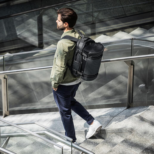 Backpack PRO Le sac à dos génialement transformable : il s’adapte à vos besoins en un mouvement.